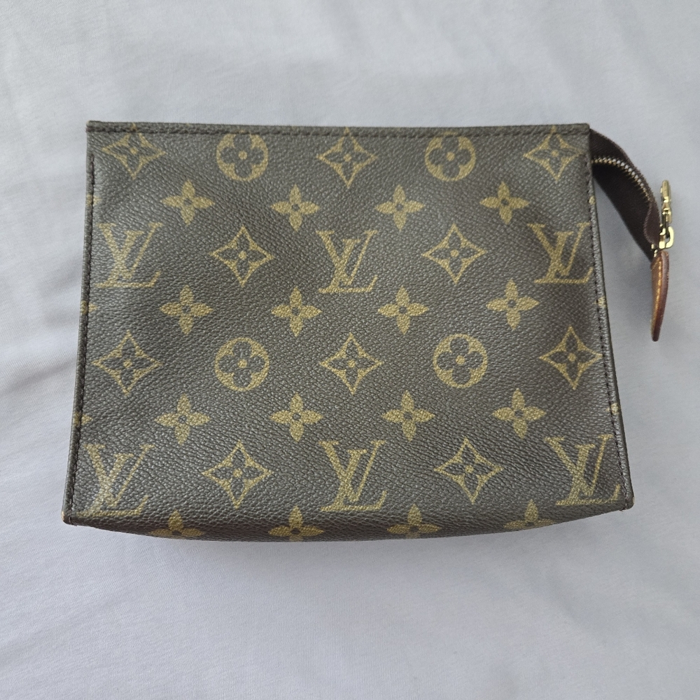 Louis vuitton toiletry 19 vintage